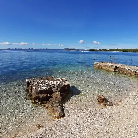 Apartment Island Stone House